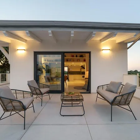 Kalinifta - Io Parto Io Arrivo לינה וארוחת בוקר 4*