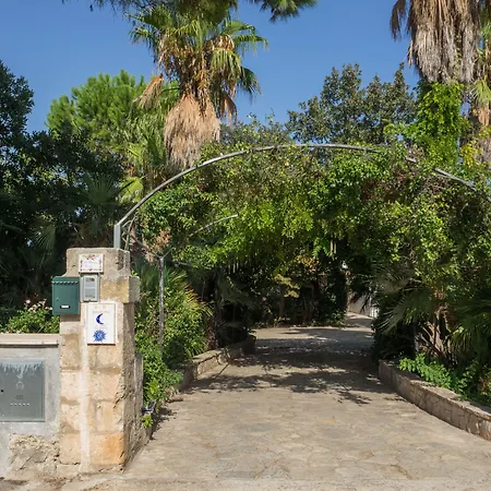 Kalinifta - Io Parto Io Arrivo לינה וארוחת בוקר טריקאסה