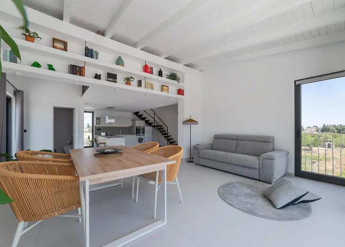 Kalinifta - Io Parto Io Arrivo Bed & Breakfast 4*