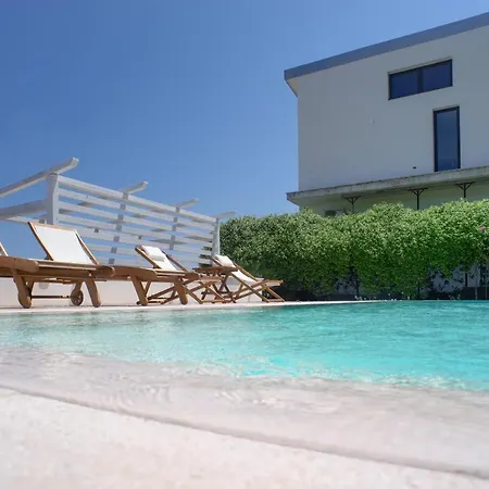 Kalinifta - Io Parto Io Arrivo Bed & Breakfast