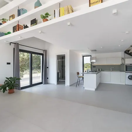 Bed & Breakfast Kalinifta - Io Parto Io Arrivo 4*