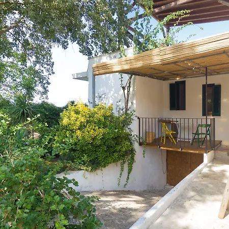 Kalinifta - Io Parto Io Arrivo Bed and breakfast Tricase