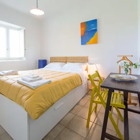 Bed and breakfast Kalinifta - Io Parto Io Arrivo 4*