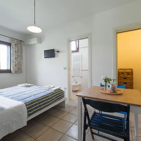 Bed and breakfast Kalinifta - Io Parto Io Arrivo 4*